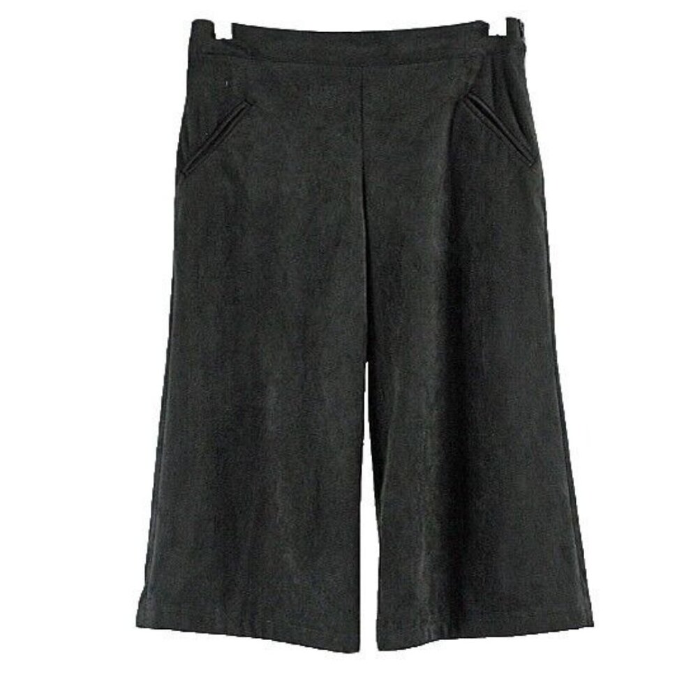 Forever 21 Size 24 x 17 Black Faux Suede Polyester Spandex Lined Capri Pant